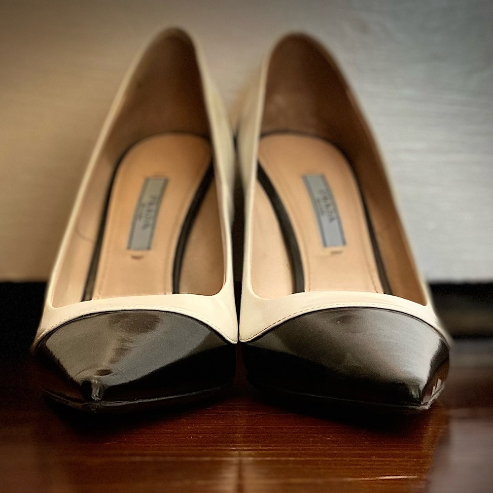 Prada 4” black and white classic